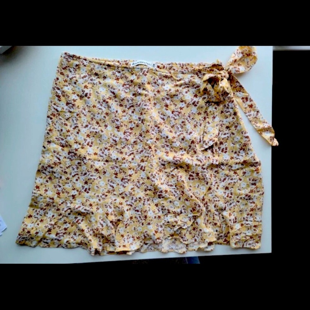 Abercrombie & Fitch Wrap Skirt Medium